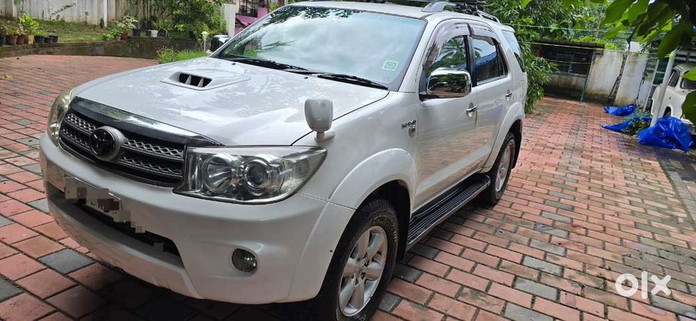Toyota Fortuner 180000 Km Driven