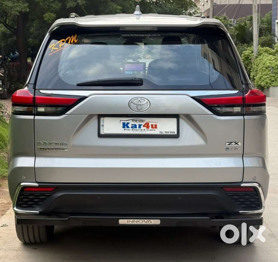Toyota Innova Hycross 2.0 Zx Hybrid 7 Str, 2025, Petrol
