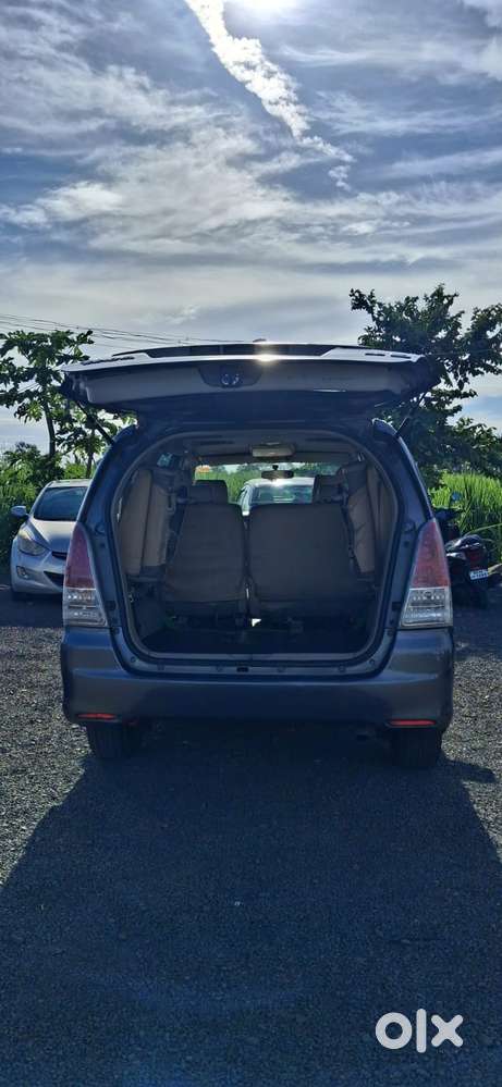 Toyota Innova 2.5 G (diesel) 8 Seater, 2010, Diesel