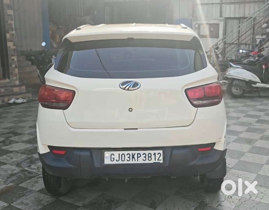Mahindra Kuv 100 2018 Petrol