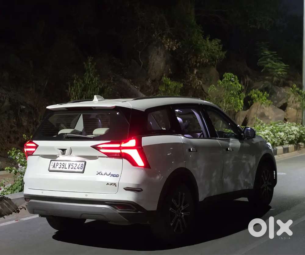 Xuv700 Ax7l Automatic. First Owner, Doctor Driven. Petrol - Like New.