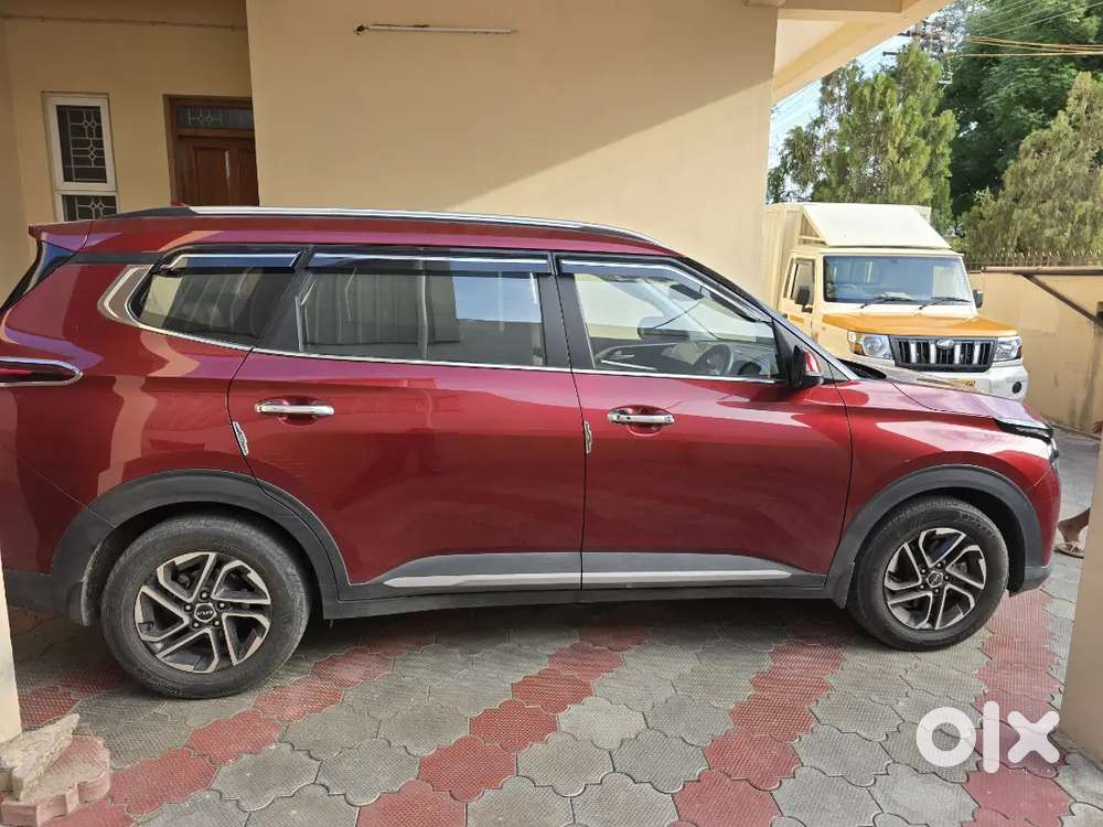Kia Carens 2023 Petrol 26500 Km Driven