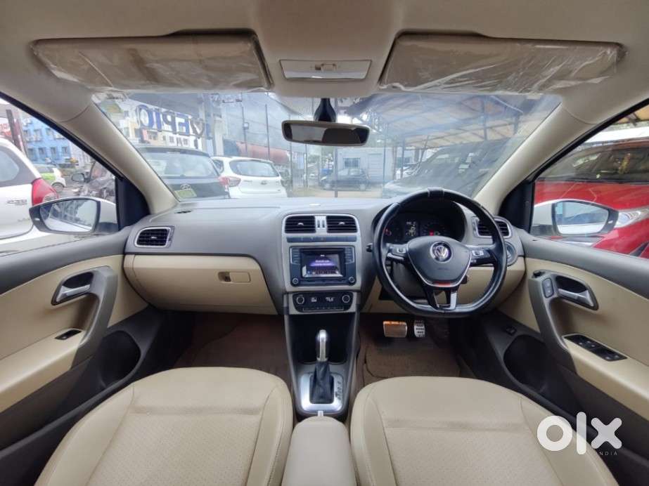Volkswagen Vento 1.2 Highline Plus At 16 Alloy, 2016, Petrol