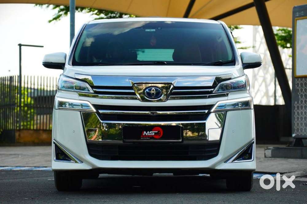Toyota Vellfire 2.5 Hybrid, 2022, Petrol