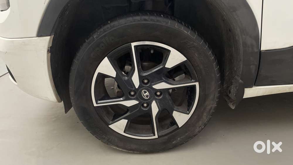 Tata Punch 1.2 Revotron Accomplished Dazzle Pack Amt, 2022, Petrol