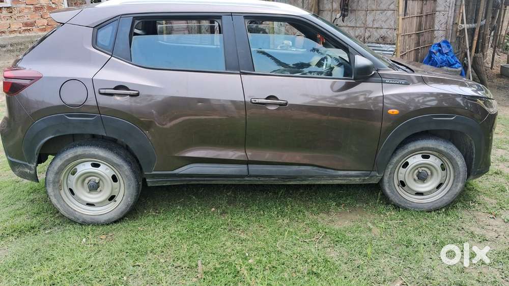 Nissan Petrol Car 2022
