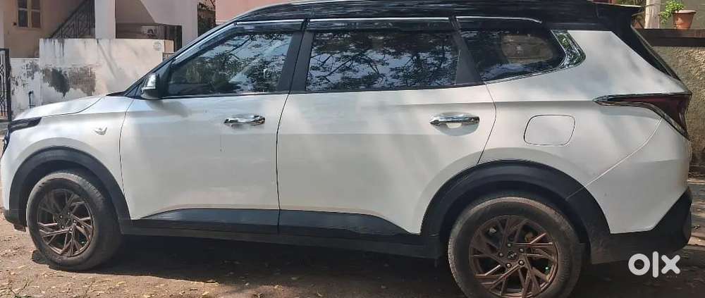 Kia Carens 2024 Petrol 9500 Km