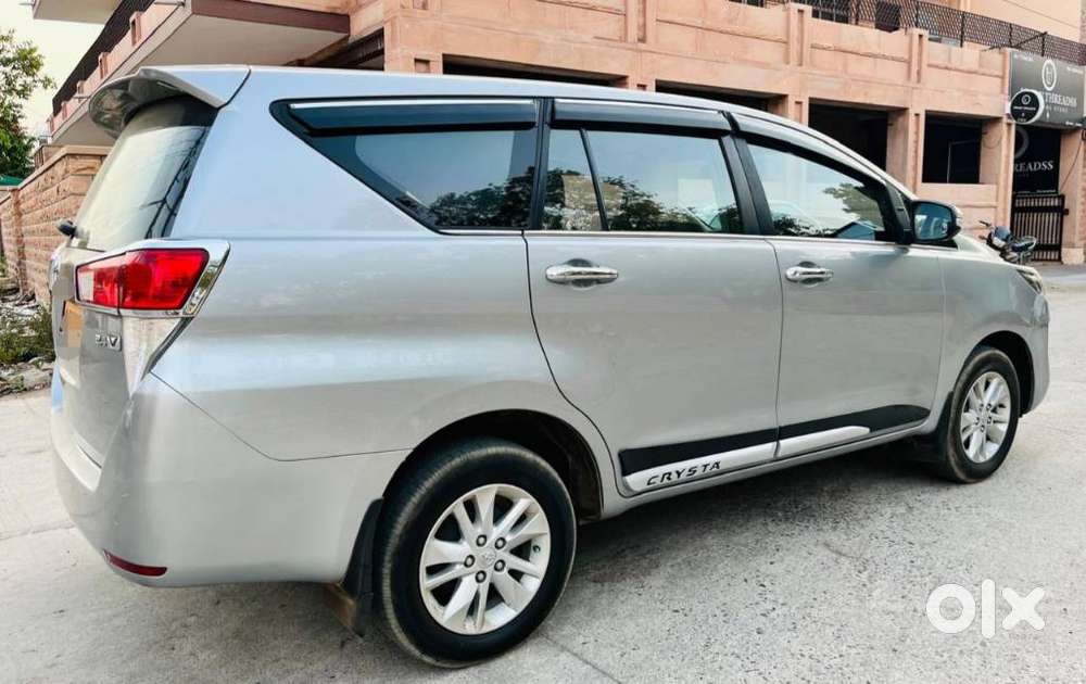 Toyota Innova Crysta 2.4 G Mt 7 Str, 2024, Diesel