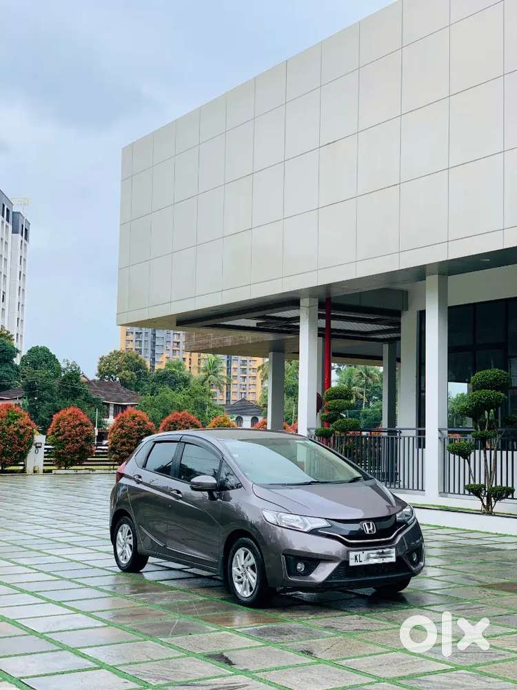 Honda Jazz 2016 Diesel V Mt Top Model Well Maintained First Owner