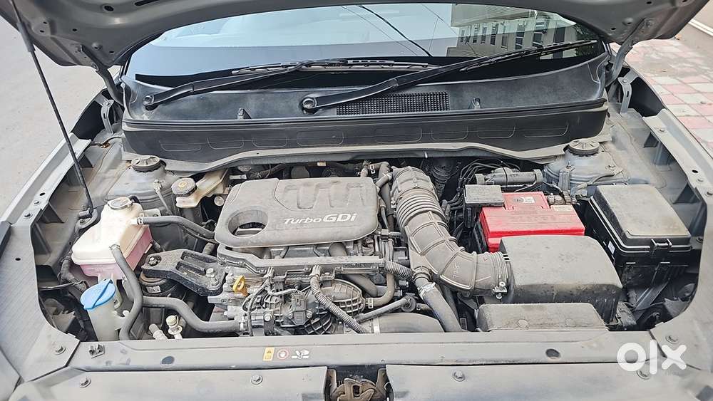 Hyundai Venue Petrol Automatic 2021