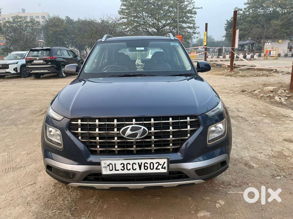 Hyundai Venue 2022 Petrol Well Maintained Complete Service Record