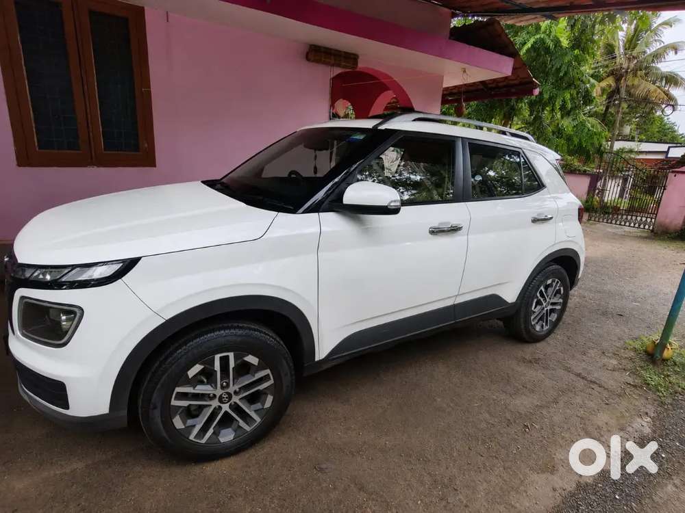 Hyundai Venue Top Model Automatic  Sunroof  15k Km  Fancy Number