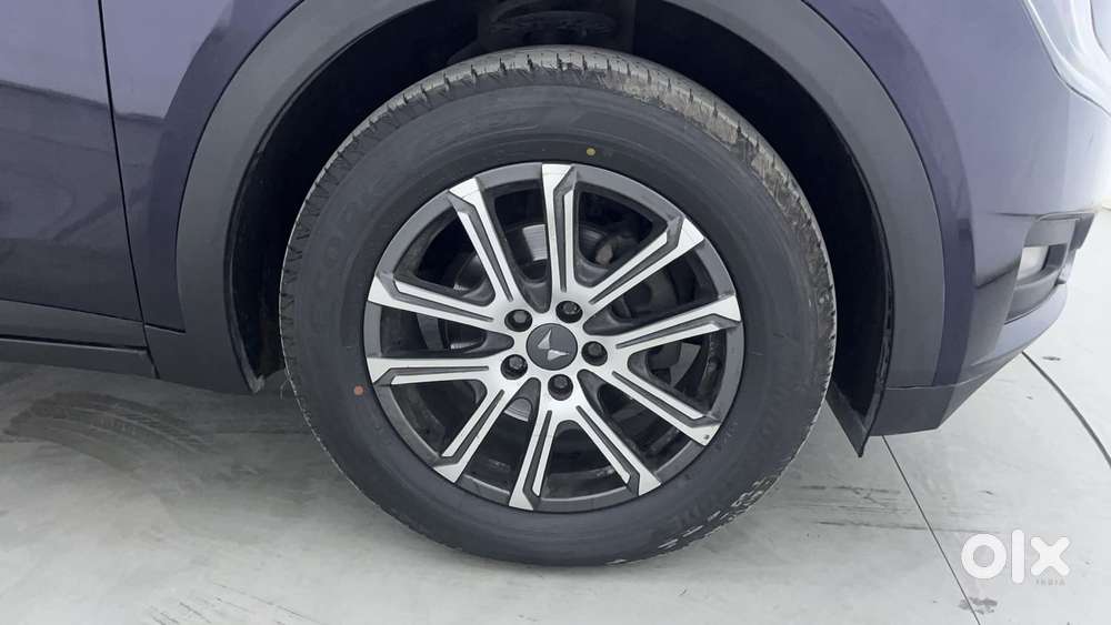 Mahindra Xuv700 2.2 Ax 7 Diesel At Luxury Pack Str, 2022, Diesel