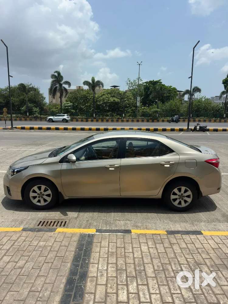 Toyota Corolla Altis 2015 Petrol Well Maintained