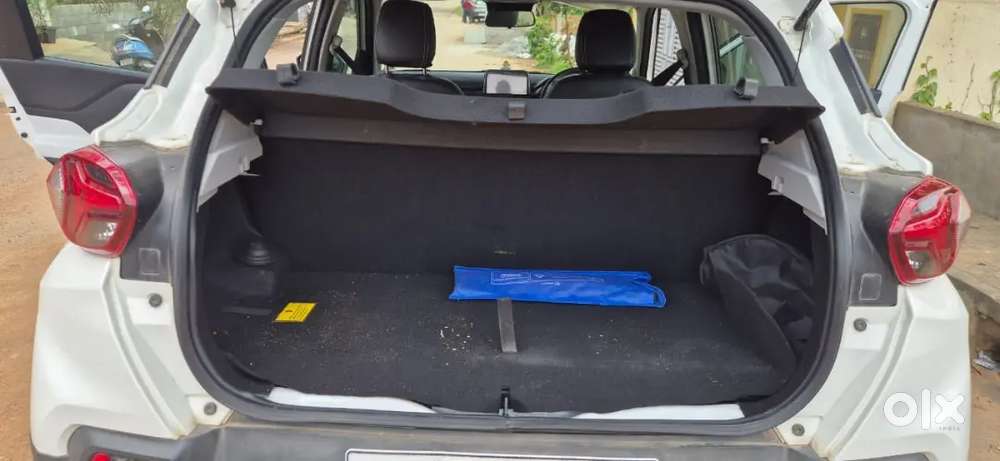 Tata Punch Dazzle Sunroof 2024