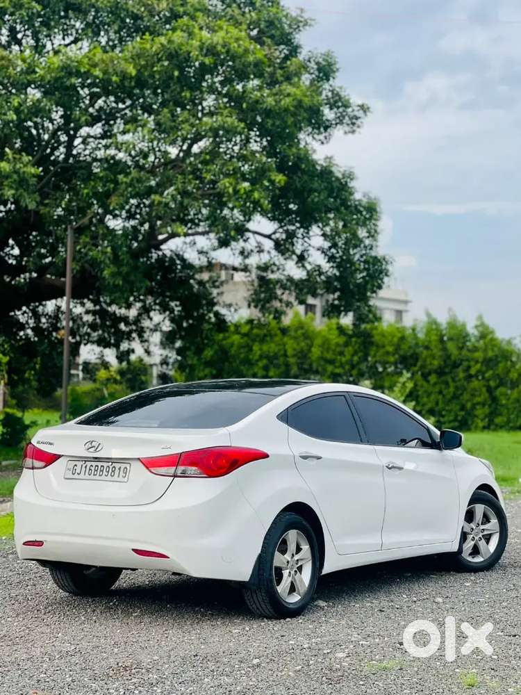 Hyundai Elantra 2013 Diesel 85000 Km Driven