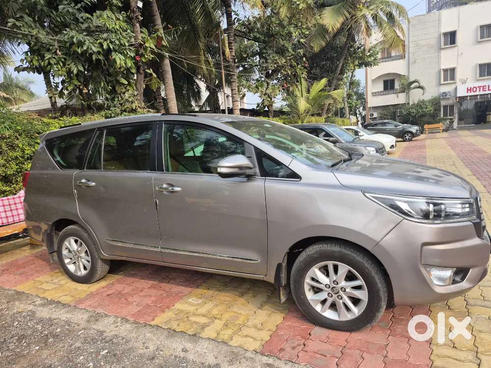 Toyota Innova Crysta 2017 Diesel 230000 Km Driven