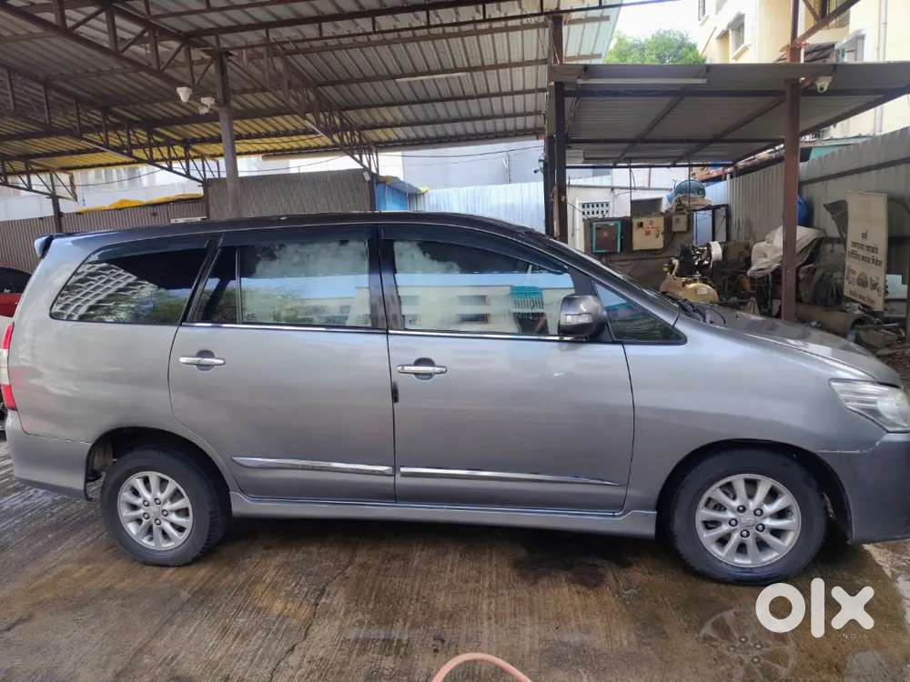 Toyota Innova 2012