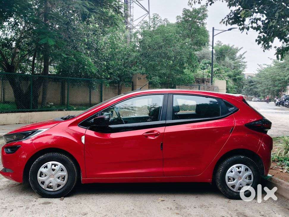 Tata Altroz 1.2 Xe, 2021, Petrol