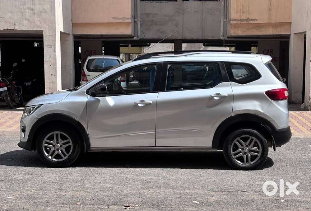 Renault Triber Rxz, 2022, Petrol