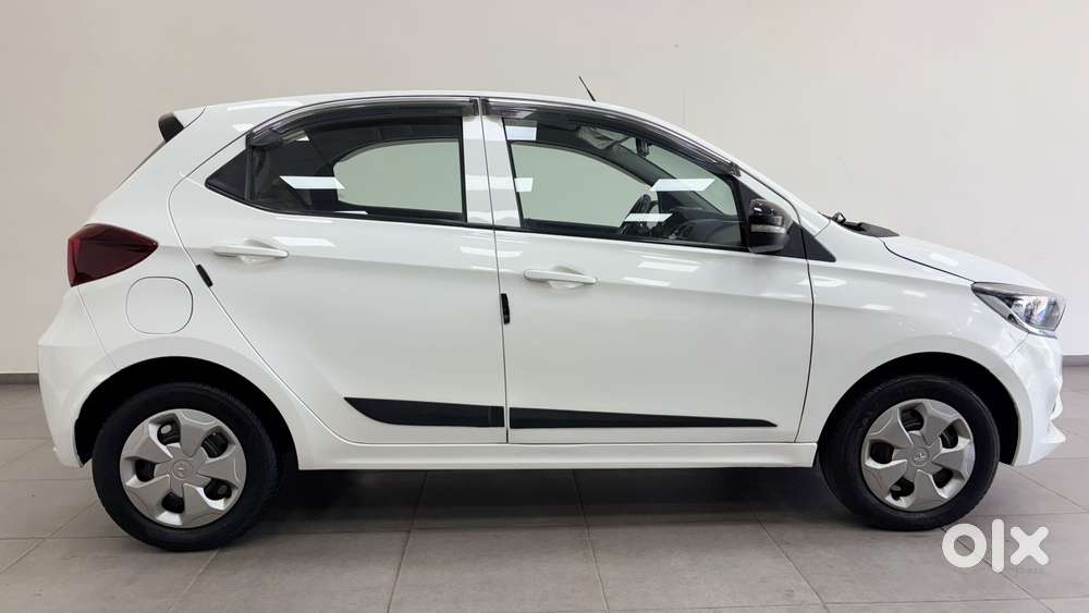 Tata Tiago 1.2 Revotron Xt (o), 2022, Petrol
