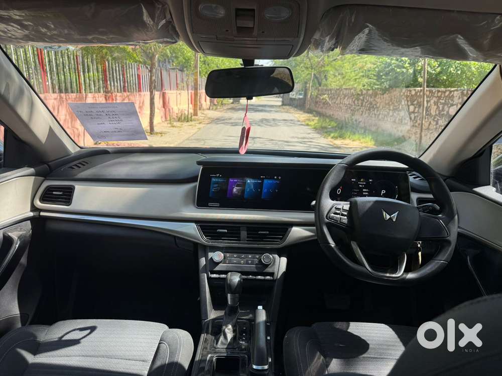 Mahindra Xuv700 2.2 Ax 5 Diesel At 7 Str, 2023, Diesel