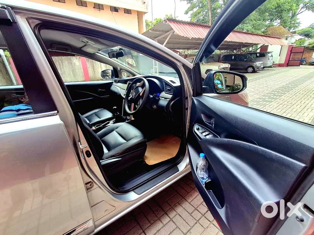 Toyota Innova Crysta 2017 G4,  8 Str, Well Maintained.