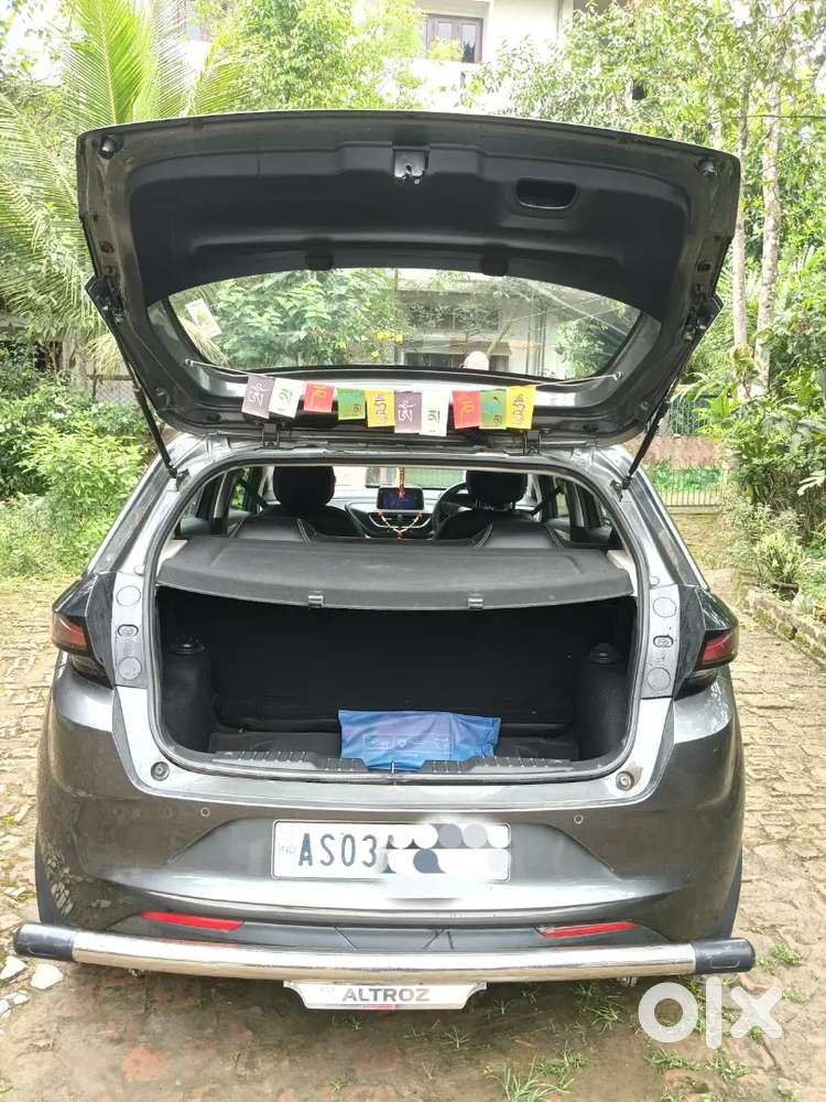 Tata Altroz 2022 Petrol 14000 Km Driven.all Documents Up To Date.