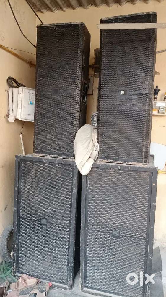 Singal pin dj 2000 bass 300 tops 4000 amp 12000 amp