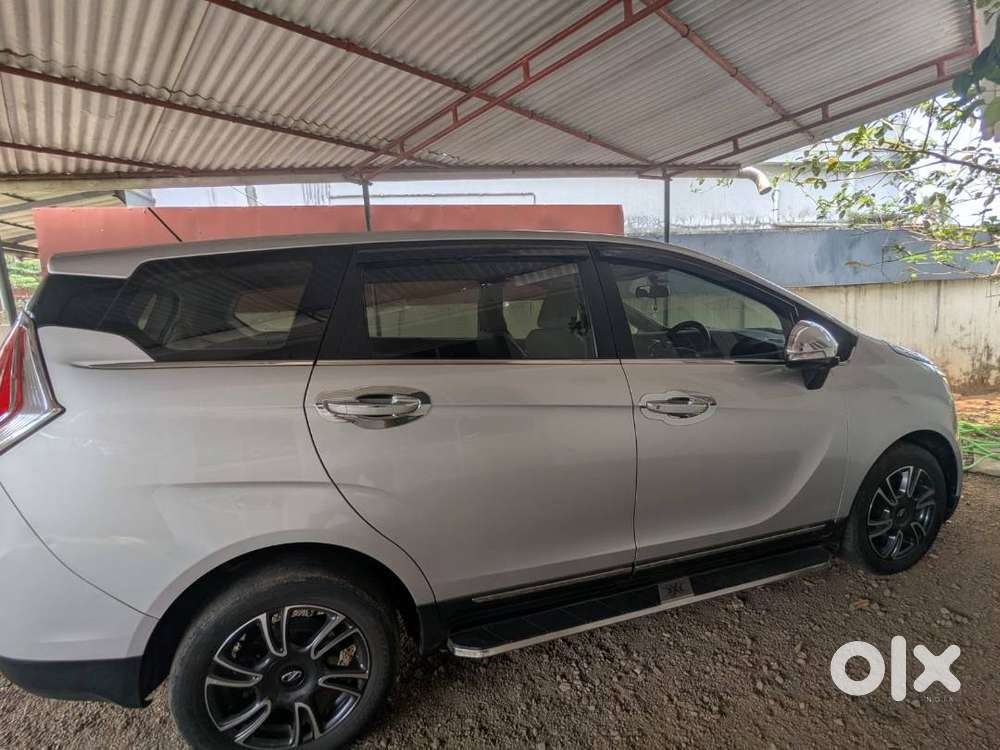Mahindra Marazzo M8 Diesel  7 Seater  Shimmering Silver  53,000 Km