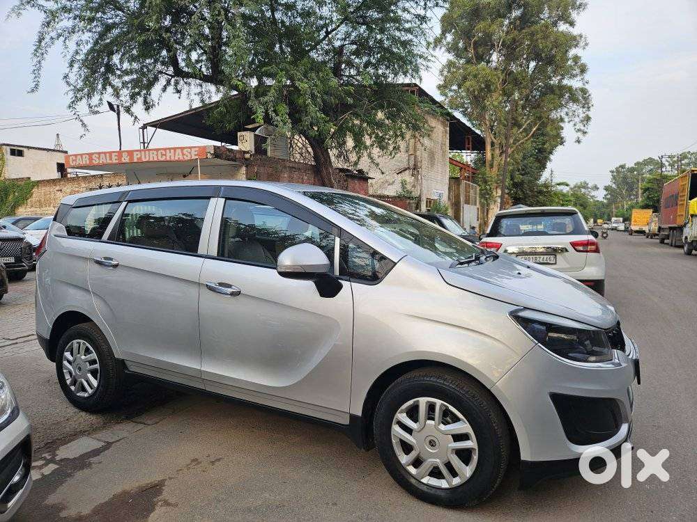 Mahindra Marazzo M4, 2019, Diesel