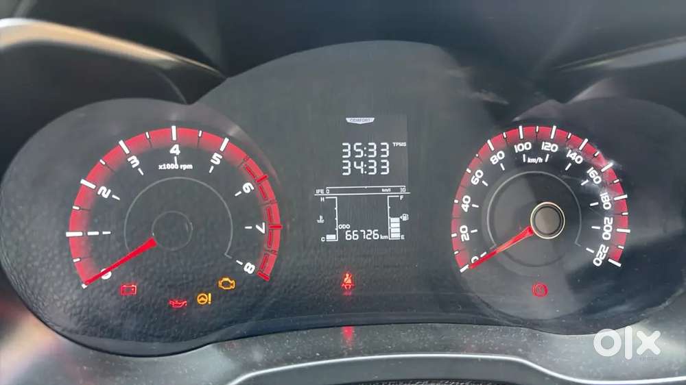 Mahindra Xuv300 W4 Petrol 2024model.sunroof