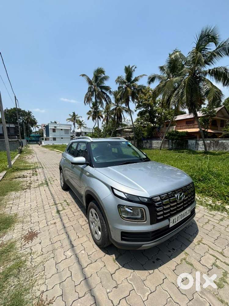 Hyundai Venue S 1.2 2022/23 Registration
