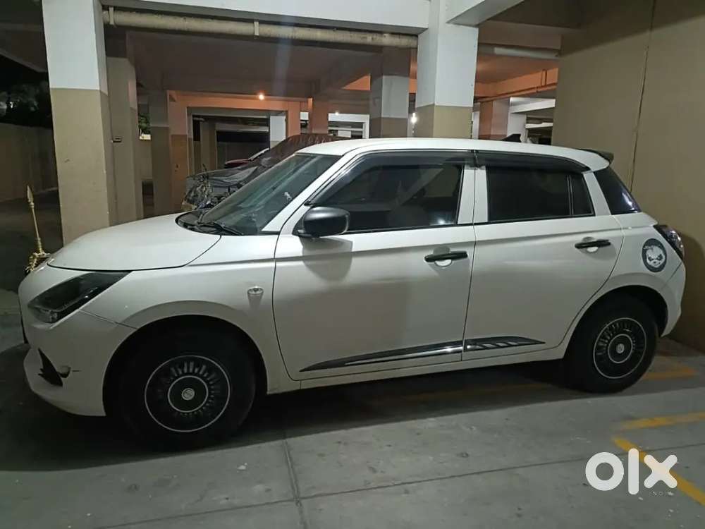 Maruti Suzuki Swift Petrol 2024