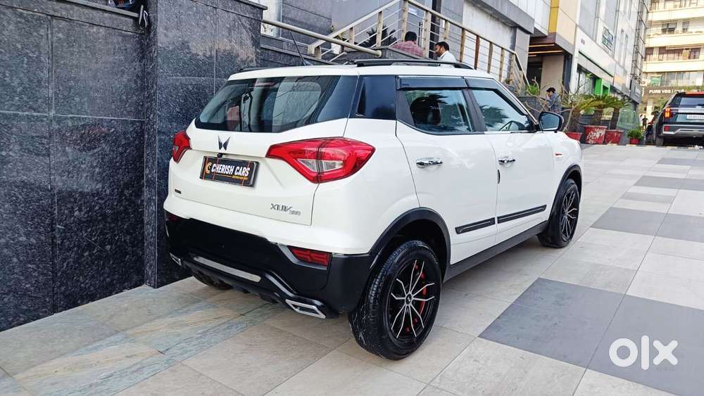 Mahindra Xuv300 1.2 W6 Amt Petrol, 2023, Petrol