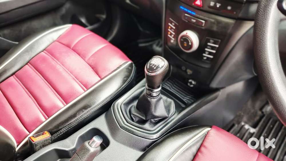 Mahindra Xuv300 W6, 2024, Petrol