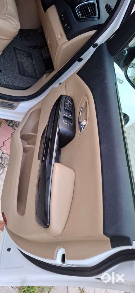 Kia Carnival Premium, 2020, Diesel