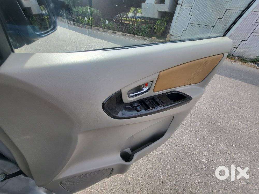 Toyota Innova 2.5 Z Diesel 7 Seater, 2014, Diesel
