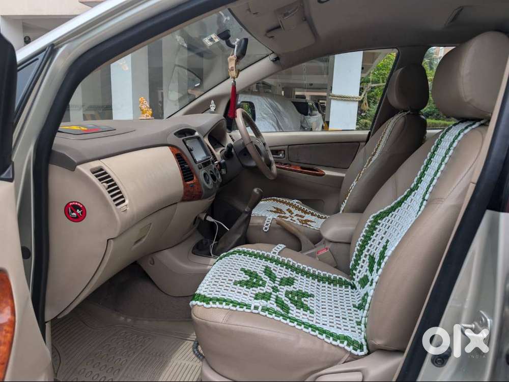 Well Maintained 7 Seater Innova (company Service), 2 Brand New Tyers