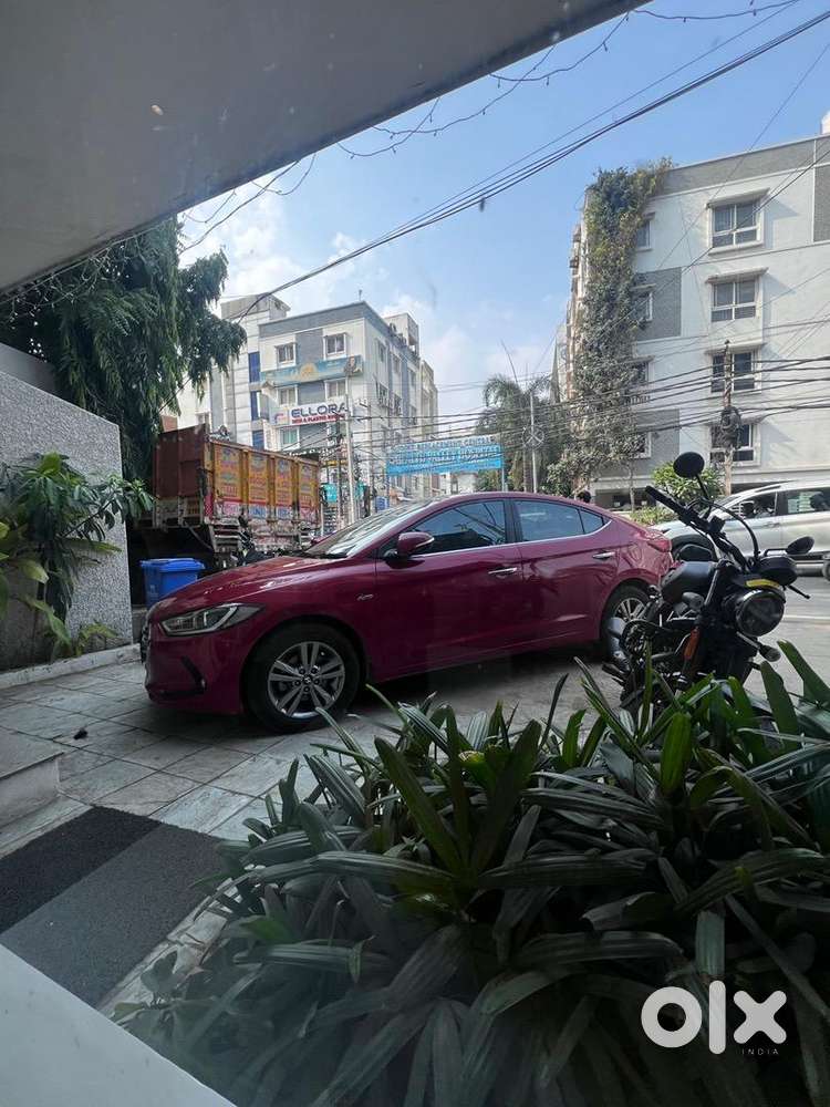 Hyundai Elantra High End Automatic