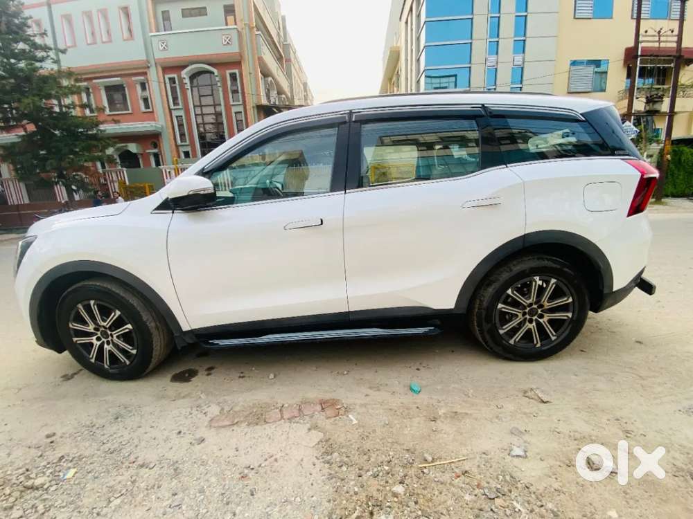 Mahindra Xuv700 Ax7 Luxury Pack Awd, 2025, Petrol