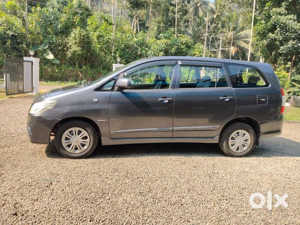 Toyota Innova 2.5 G (diesel) 8 Seater, 2016, Diesel