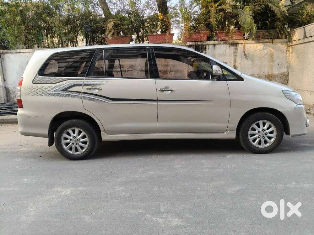 Toyota Innova 2.5 V 8 Str, 2013, Diesel