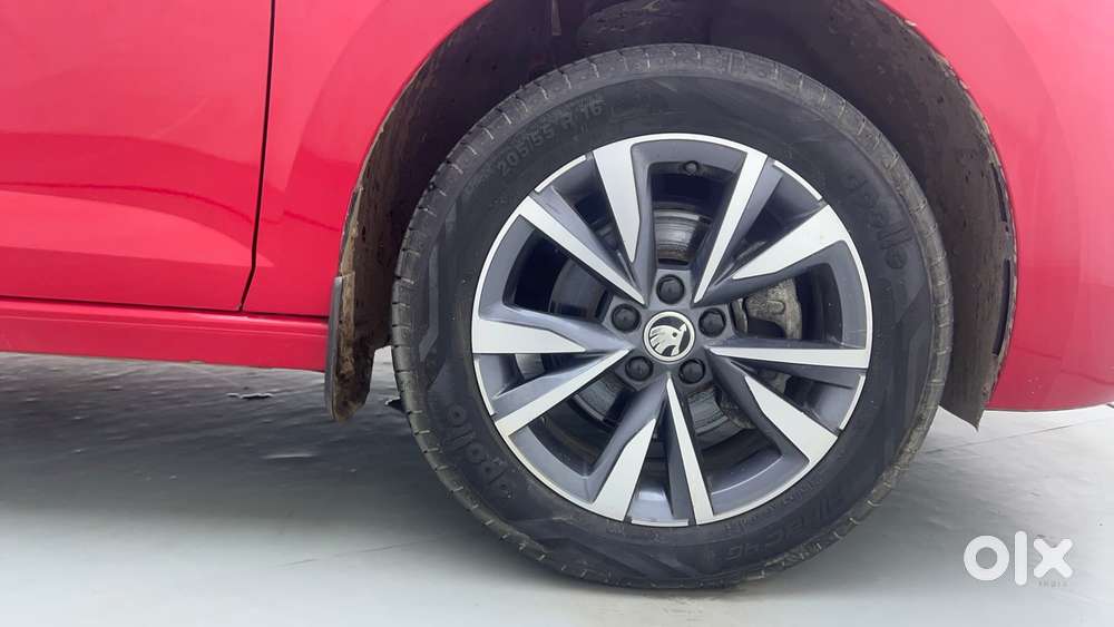 Skoda Slavia Style 1.0l Tsi Mt, 2024, Petrol