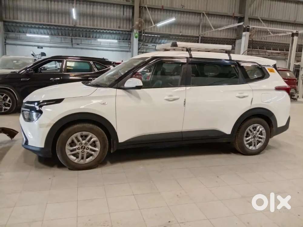 Kia Carens 2024 Diesel Well Maintained