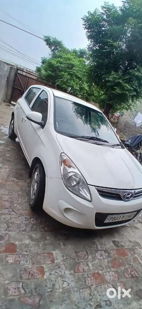 Urgent Sale Good Condition Car, I 20 Sportz 2011 Passing 2031 Takk