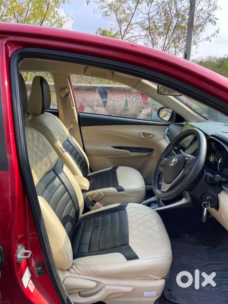 Toyota Yaris J Cvt, 2019, Petrol