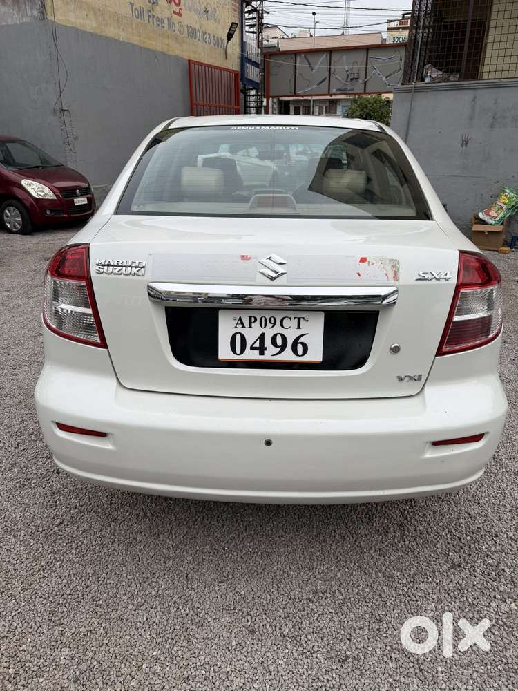 Maruti Suzuki Sx4 Vxi Bsiv, 2013, Petrol
