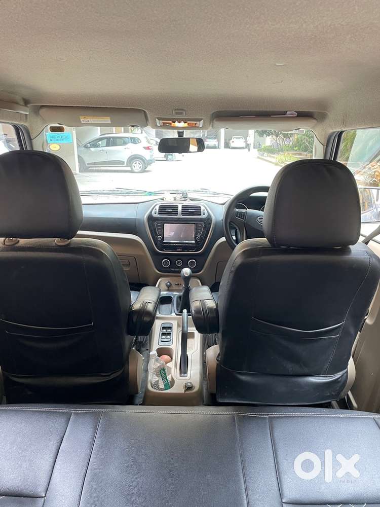 Mahindra Tuv 300 2020 Dual Tone