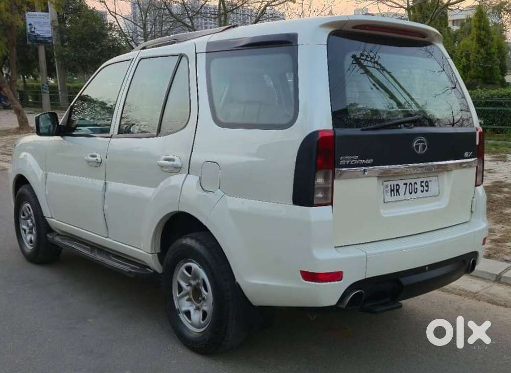 Tata Safari Storme, 2013, Diesel